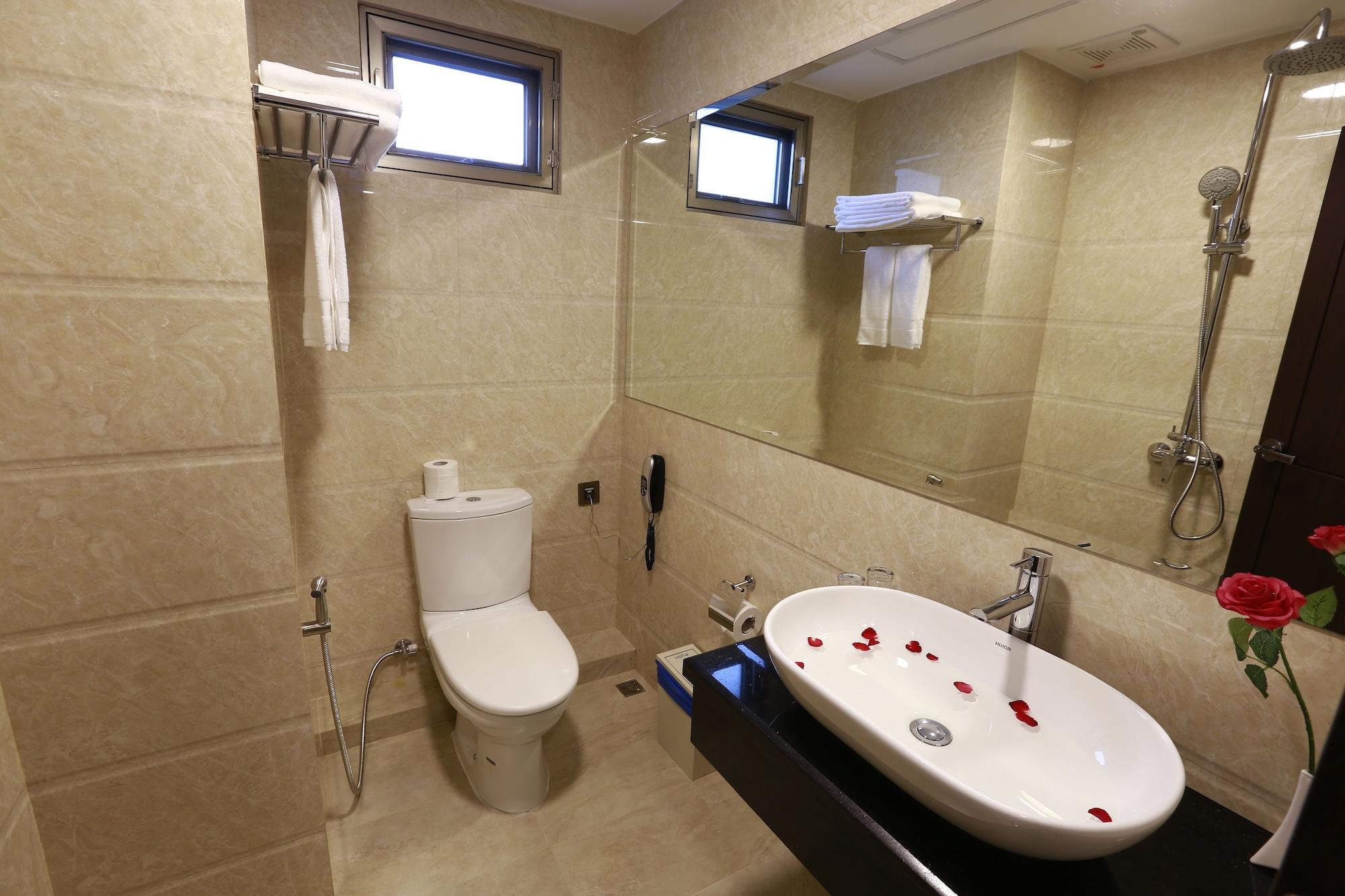 Rose Palace Hotel Янгон Экстерьер фото