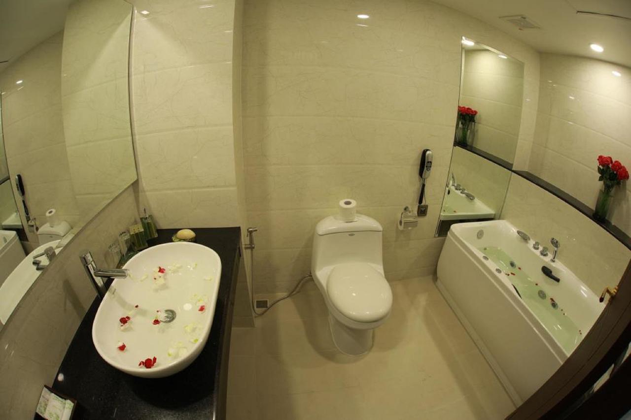 Rose Palace Hotel Янгон Экстерьер фото