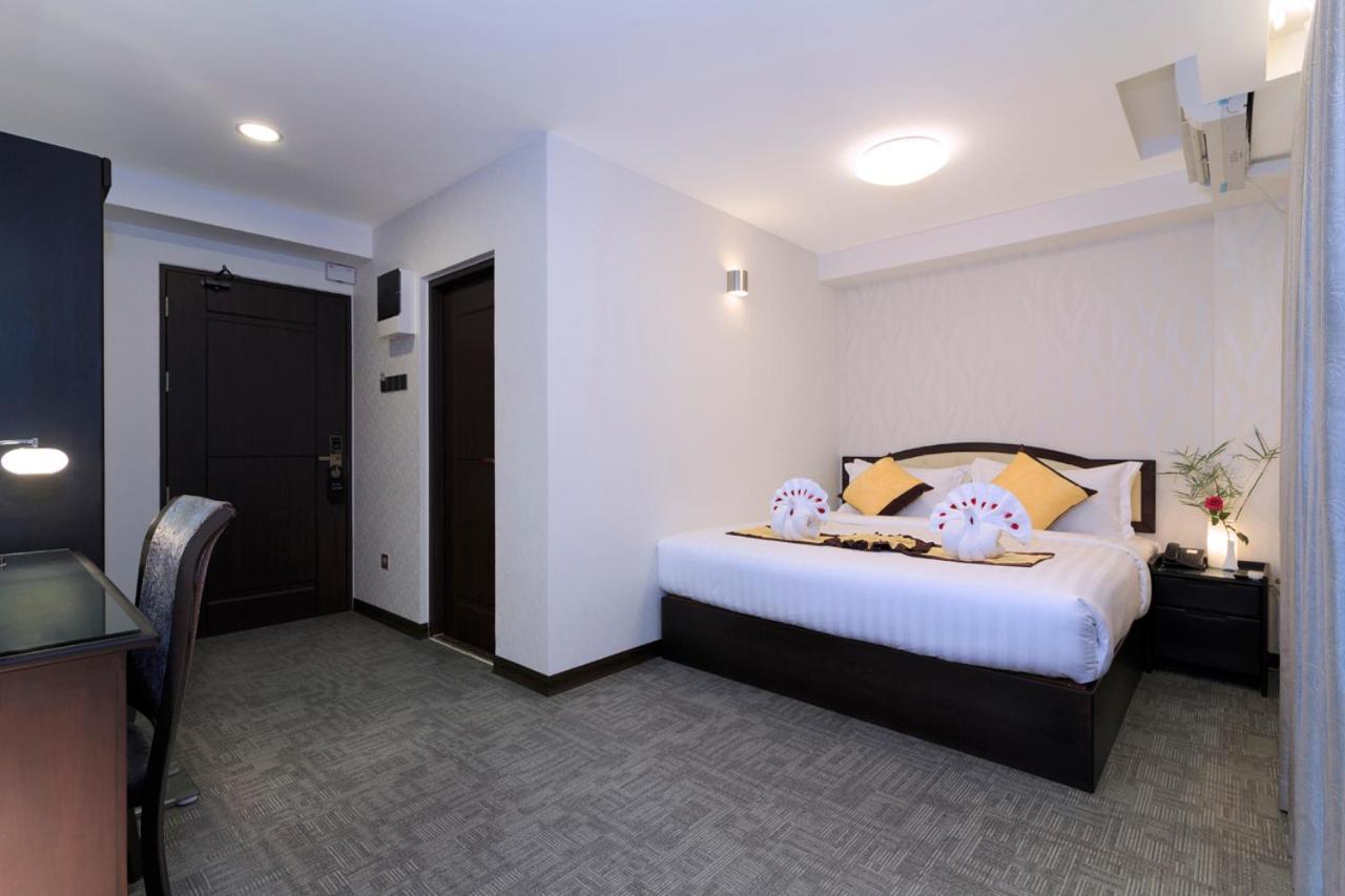 Rose Palace Hotel Янгон Экстерьер фото